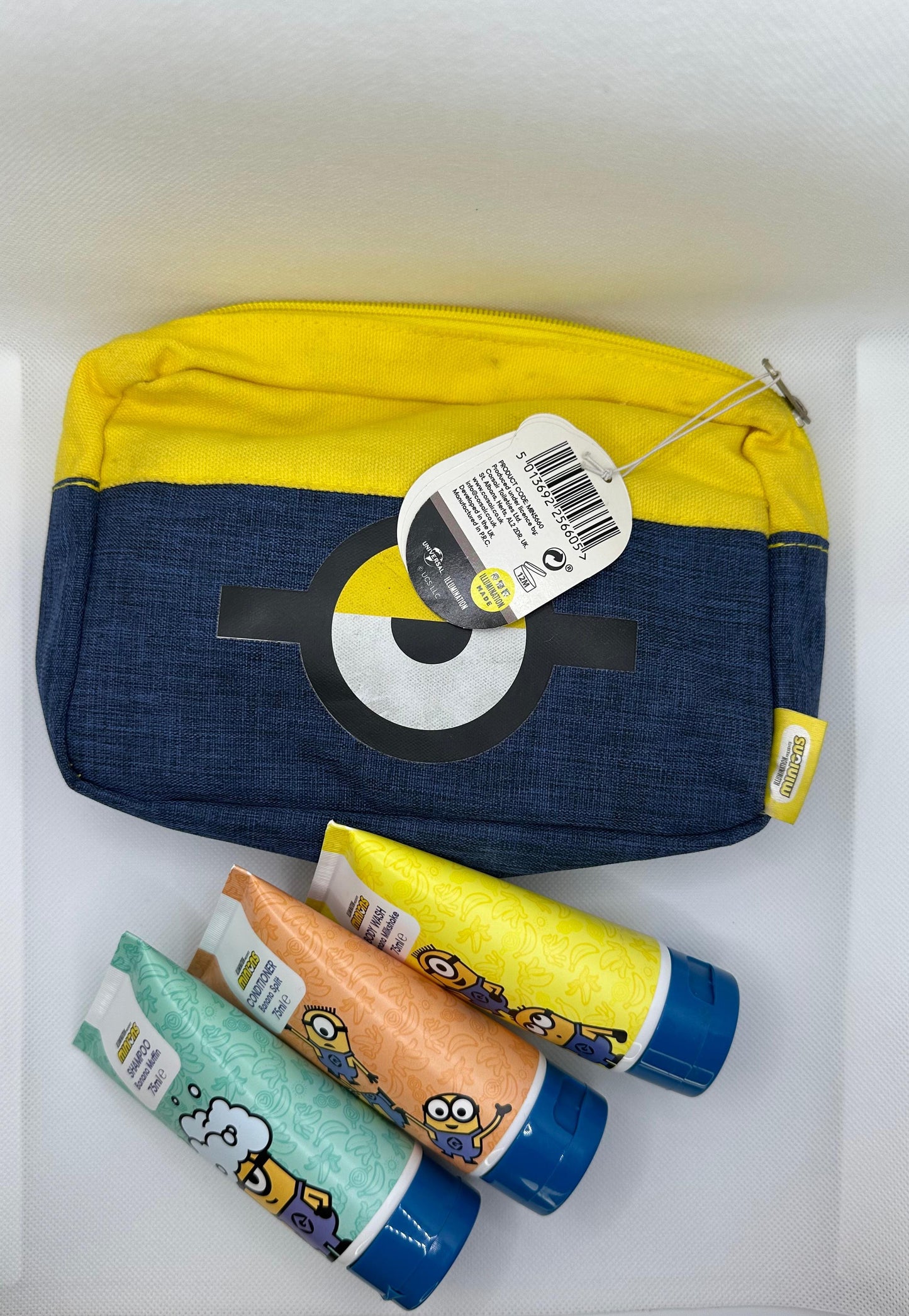 MINIONS BATH ESSENTIALS BAG SET