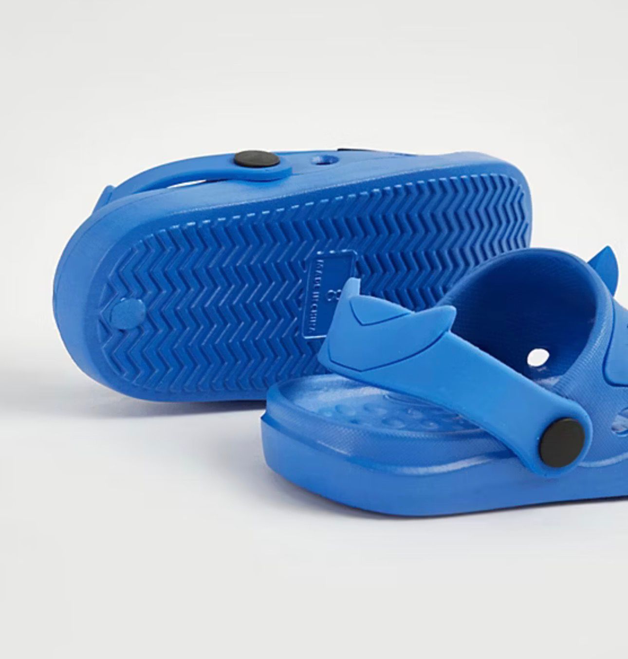 GEORGE NOVELTY SHARK SLIDERS