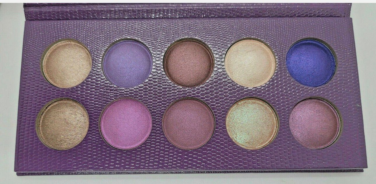 ROCK AND ROYAL BY REVOLUTION PRO COLOUR FOCOUS SHADOW PALETTE