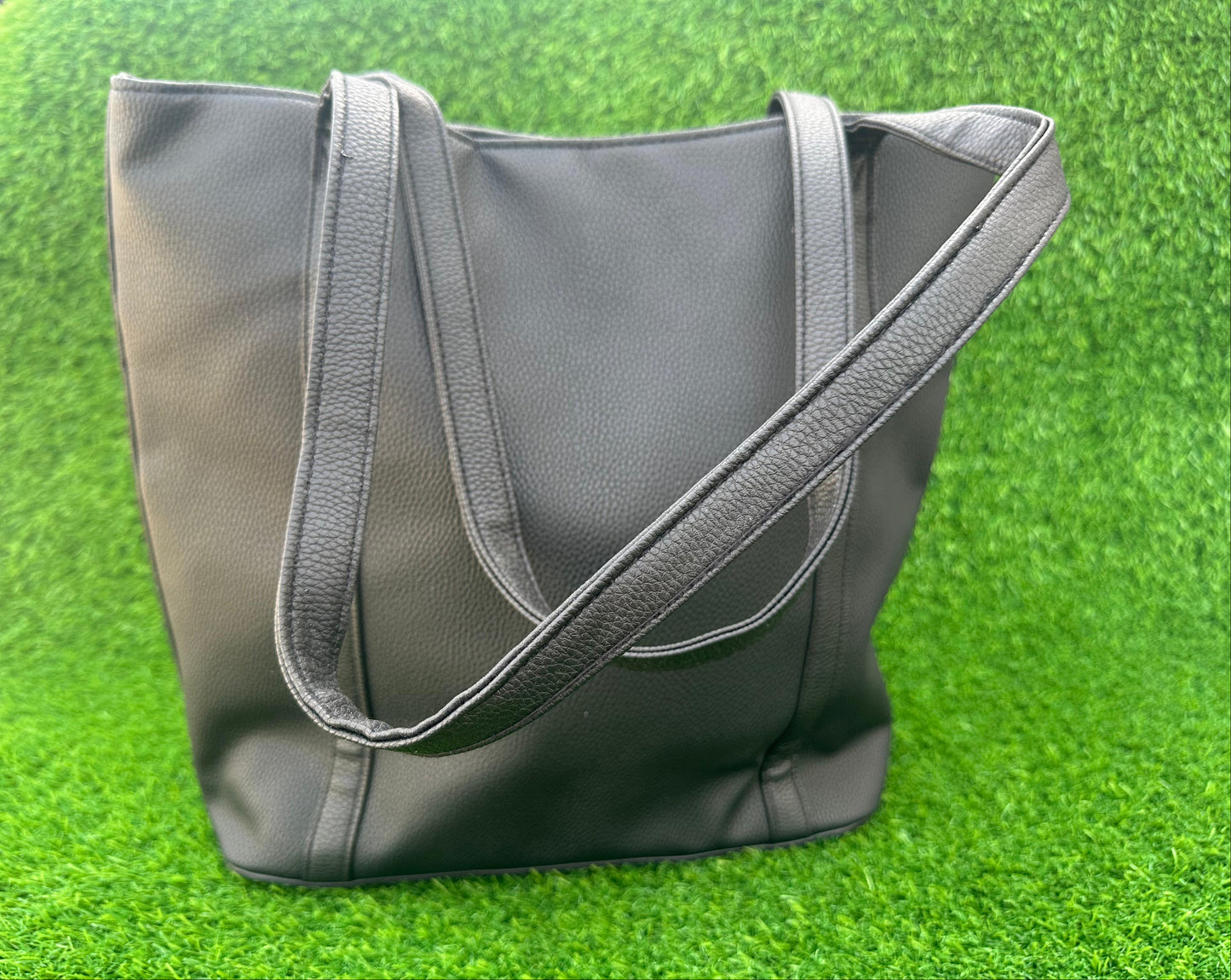 GEORGE BLACK QUILATED TOTE BAG WITH GOLDEN HEART STUDS