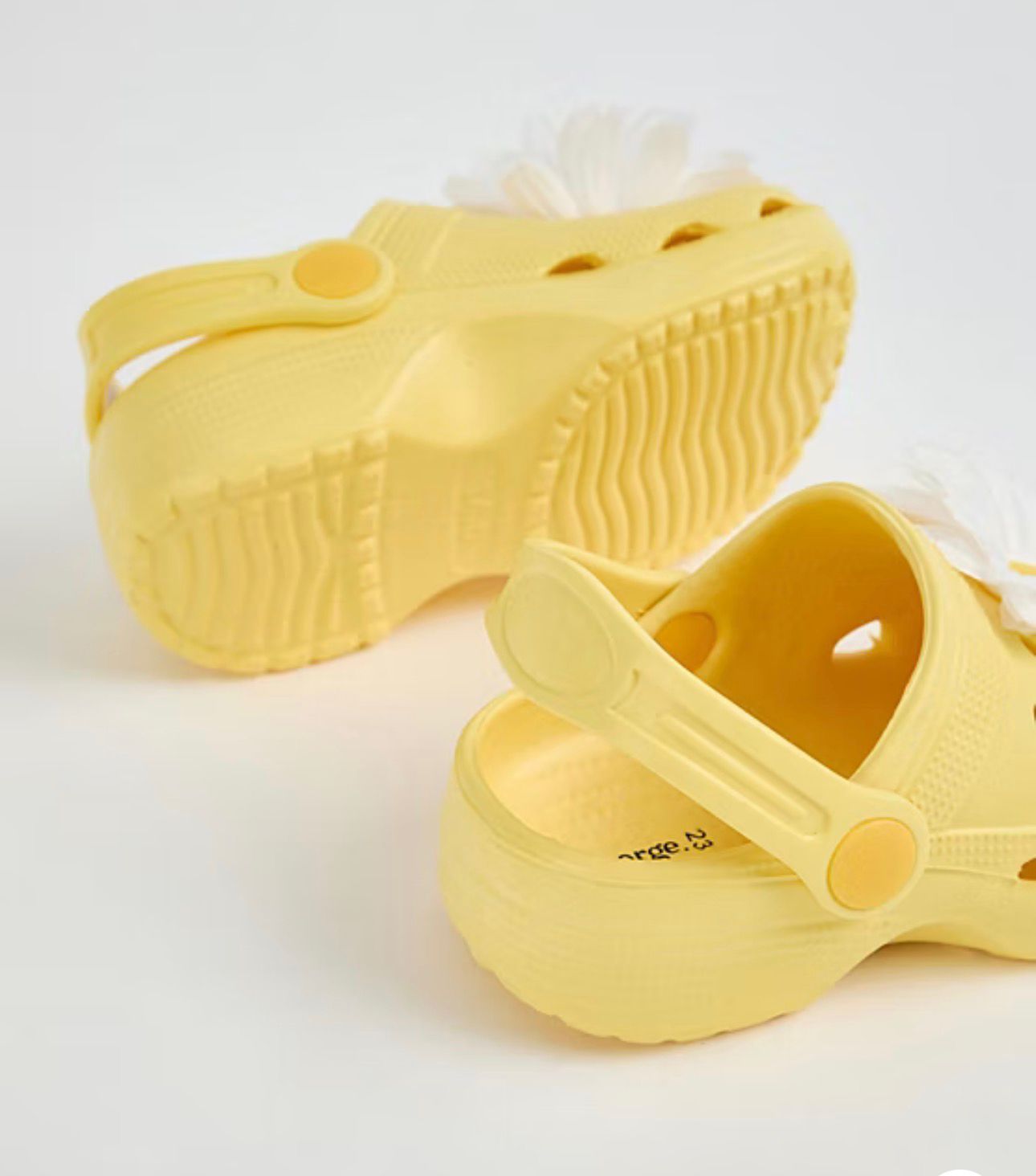 GEORGE YELLOW DAISY CORSAGE CLOGS