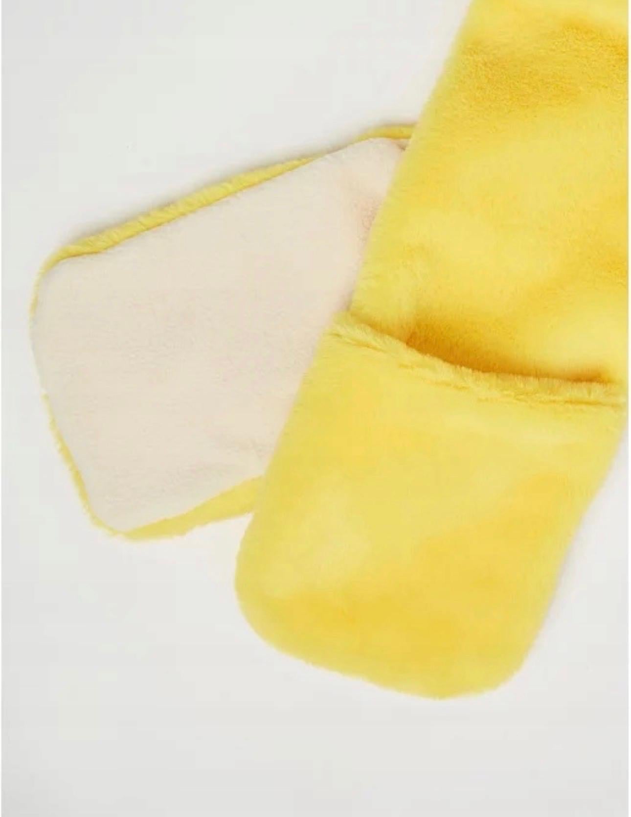 GEORGE YELLOW SCARF WITH HOOD PUDSEY