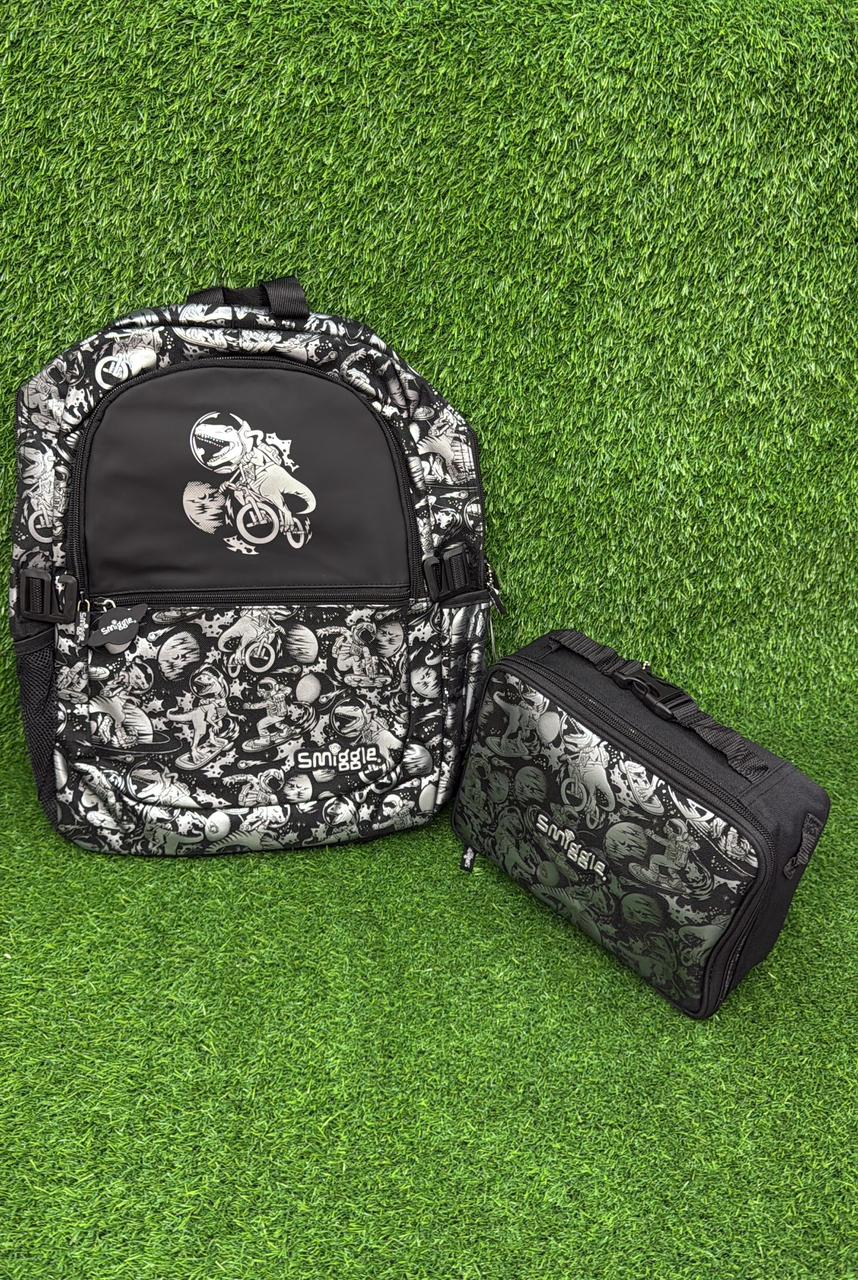 SMIGGLE BLACK CLASSIC BACKPACK WITH LUNCH BAG