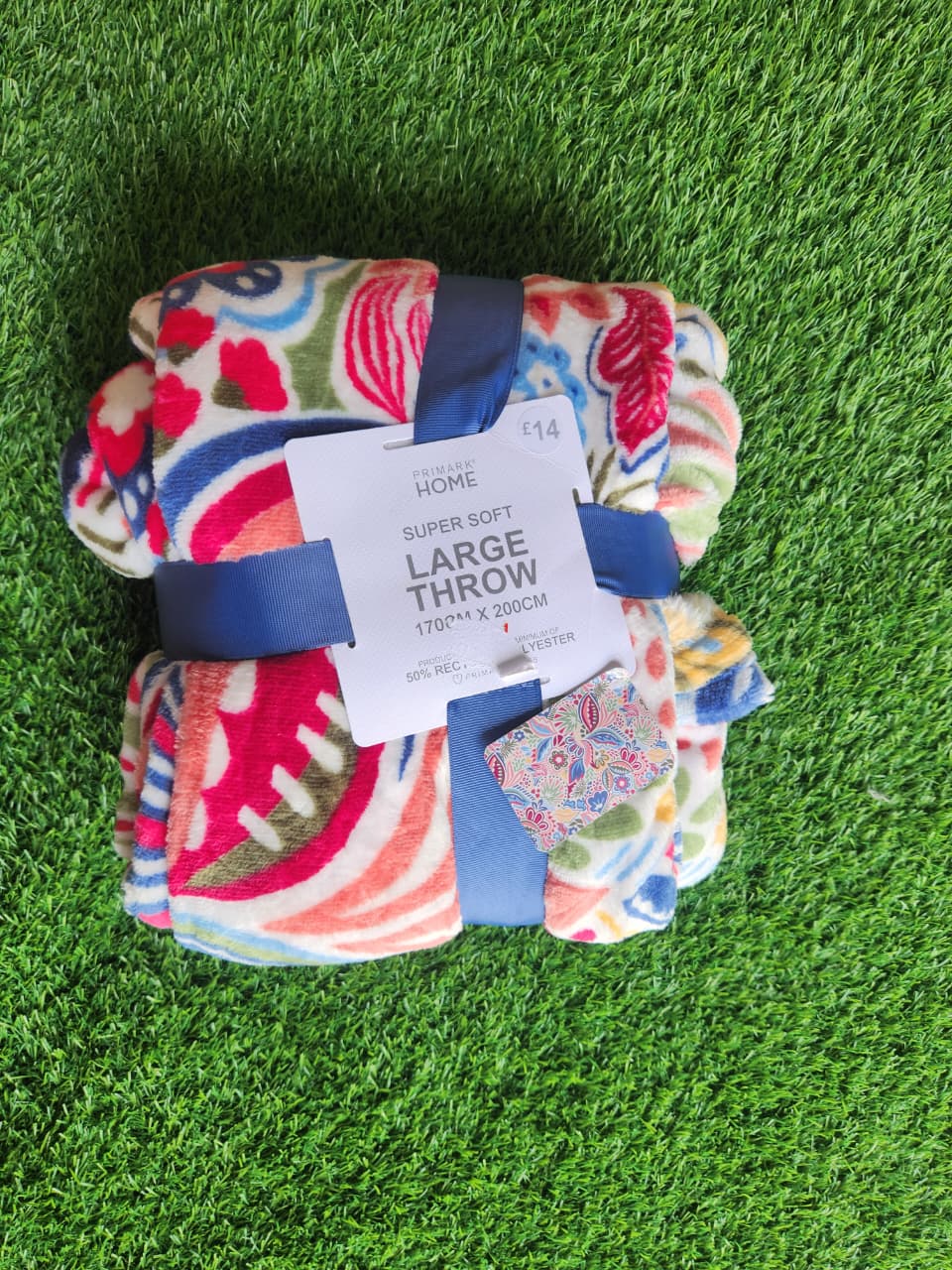 PRIMARK SUPER SOFT LARGE THROW