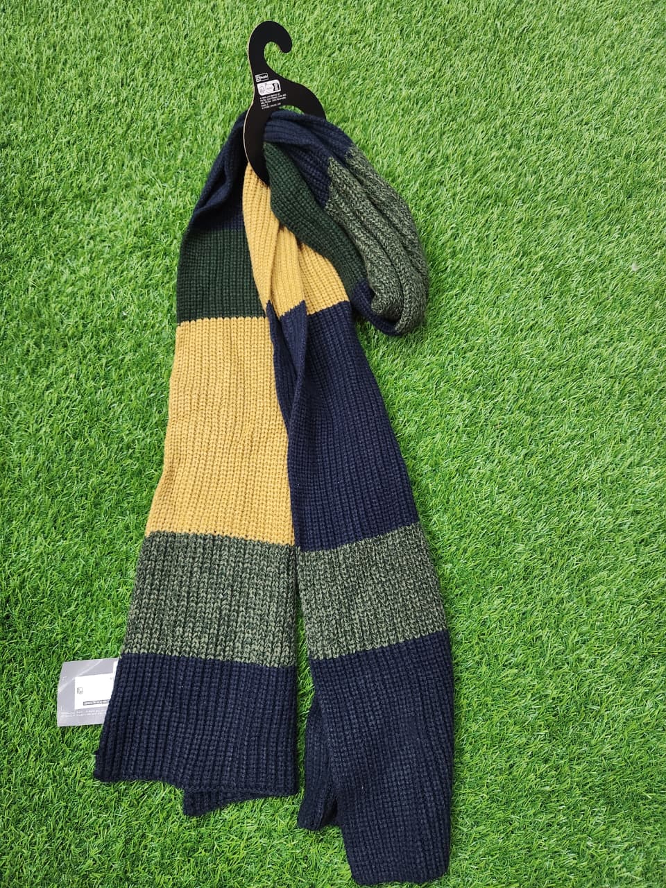 M&S MULTICOLORED KNITTED SCARF